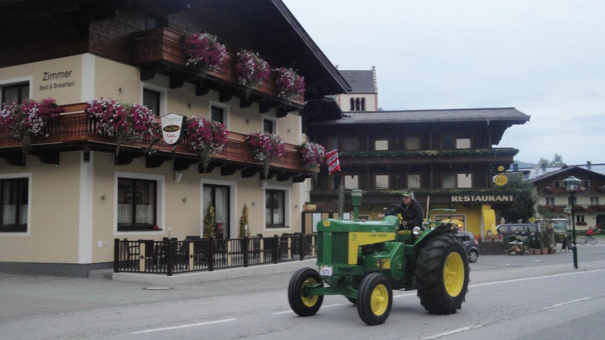 Pension Dorfplatzl Fusch an der Grossglocknerstrasse Экстерьер фото