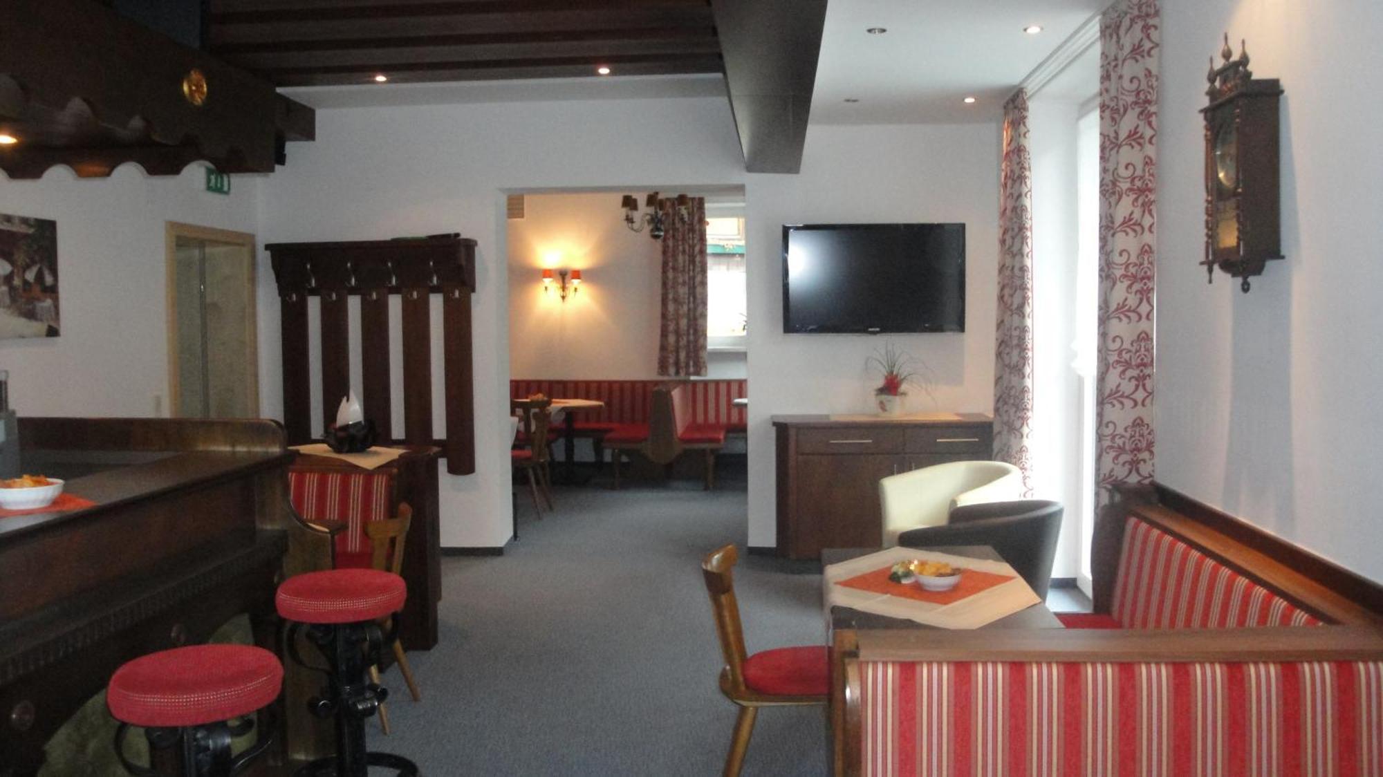 Pension Dorfplatzl Fusch an der Grossglocknerstrasse Экстерьер фото