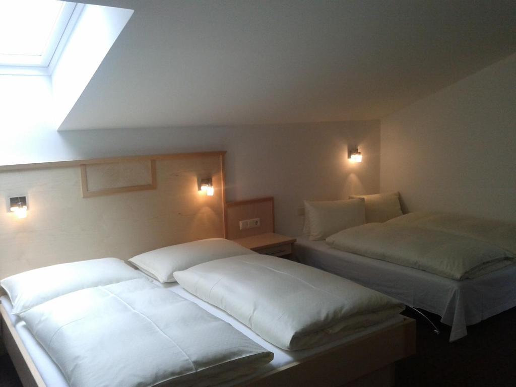 Pension Dorfplatzl Fusch an der Grossglocknerstrasse Экстерьер фото
